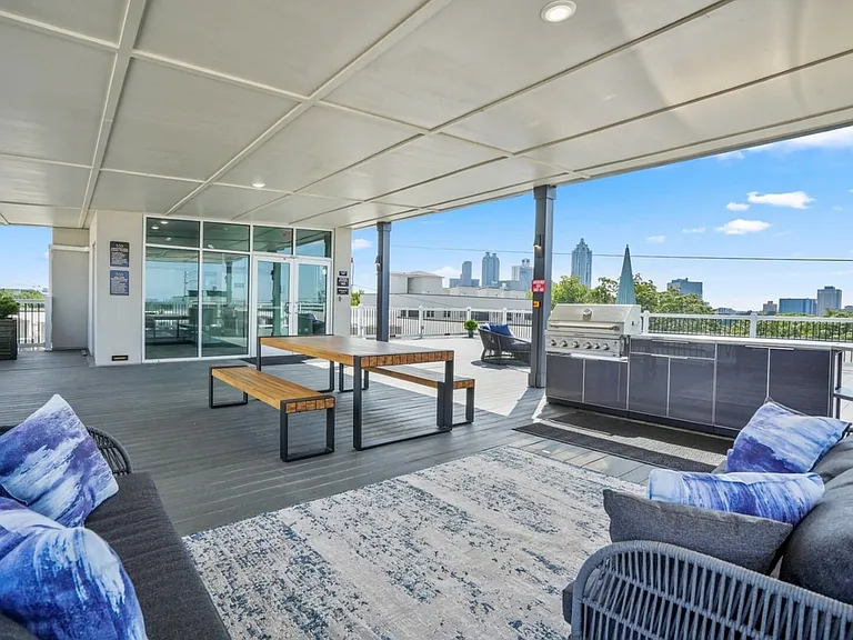 555 Boulevard