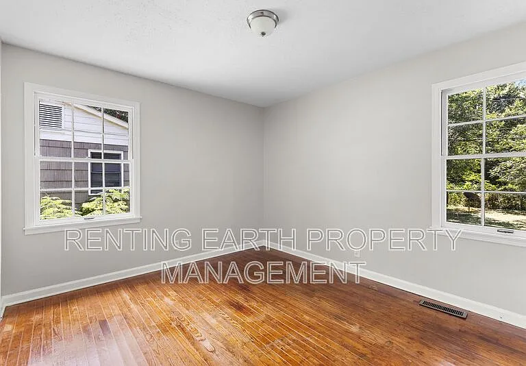 149 Rose Dr — Photo 9