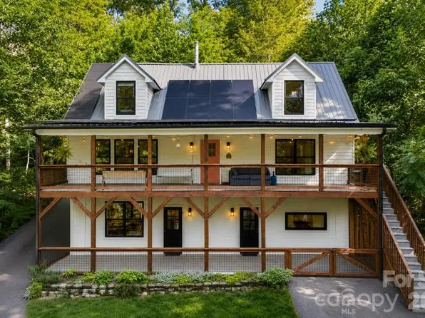 2 Coneflower Ct, Black Mountain, NC 28711