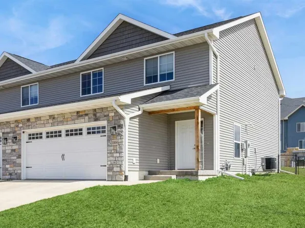 1104 Creekside Dr, Tiffin, IA 52340