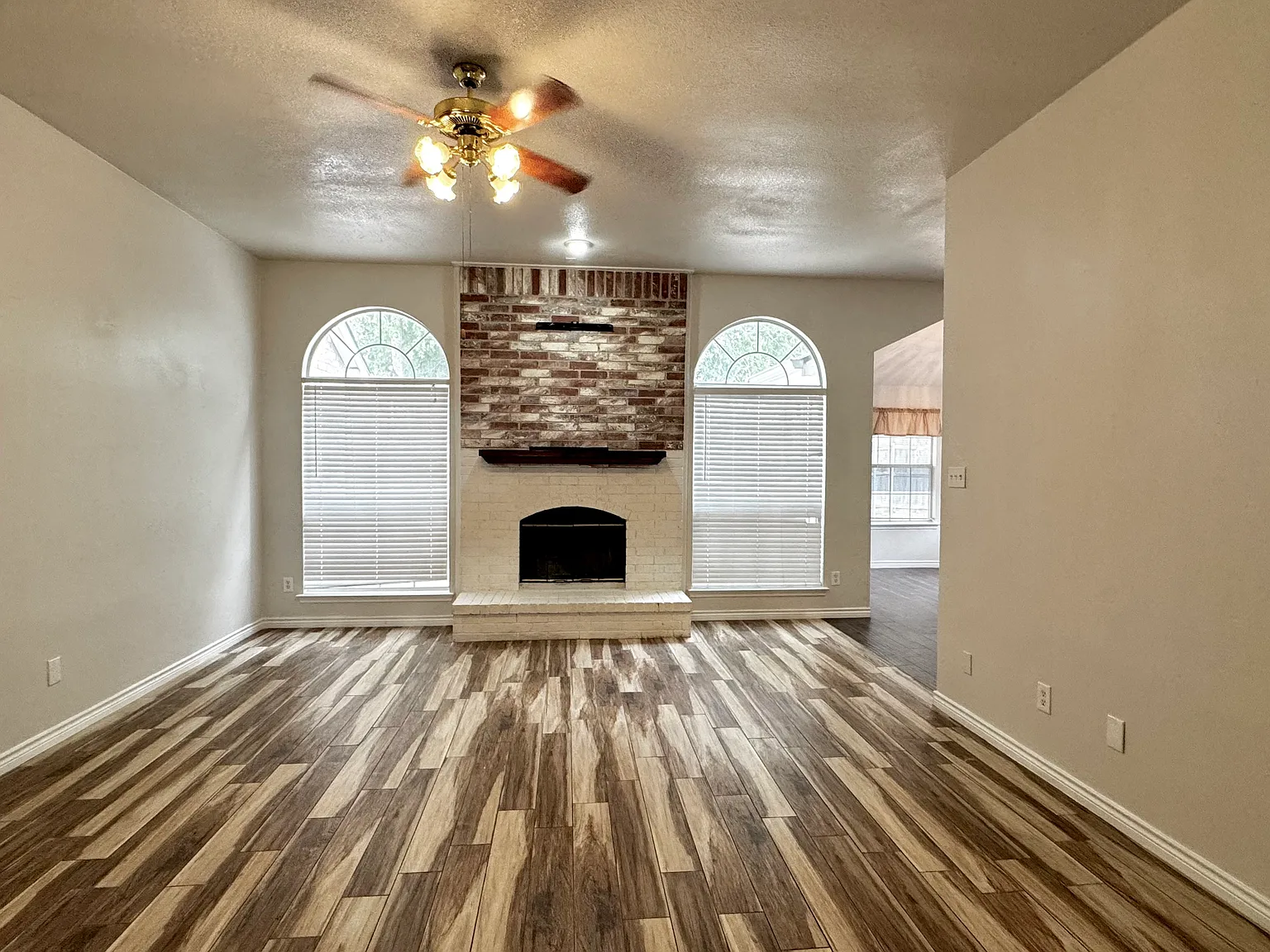 3 bed, 1575 sqft, $2,300 — Photo 2