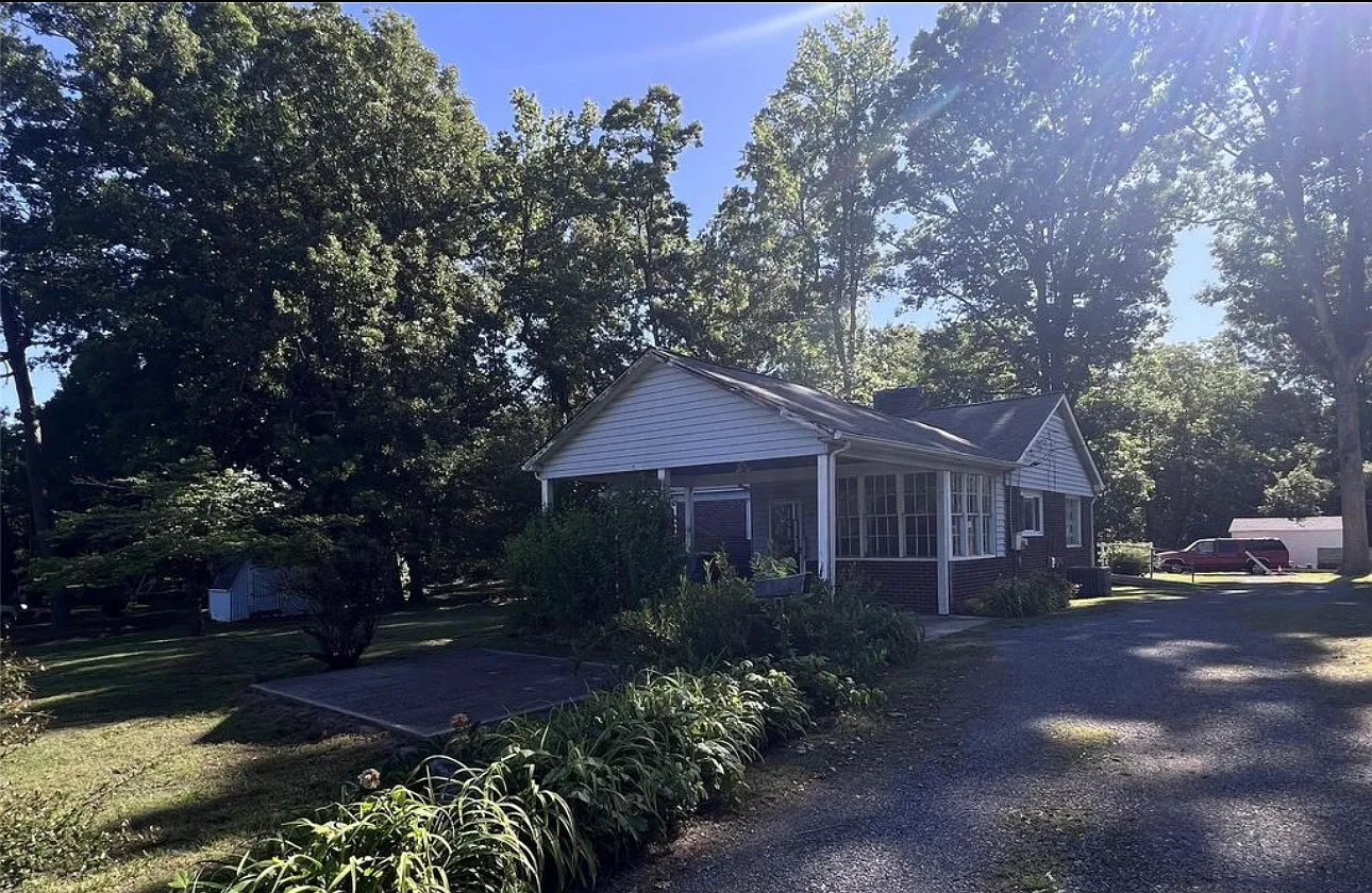 3 bed, 1432 sqft, $1,600 — Photo 1