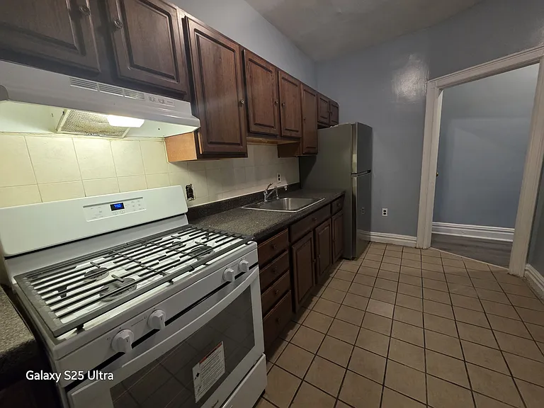 124 Storms Ave #3L — Photo 15