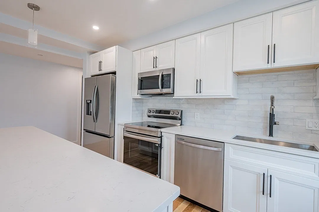 1 bed, 1.0 bath, 918 sqft, $2,350 — Photo 1