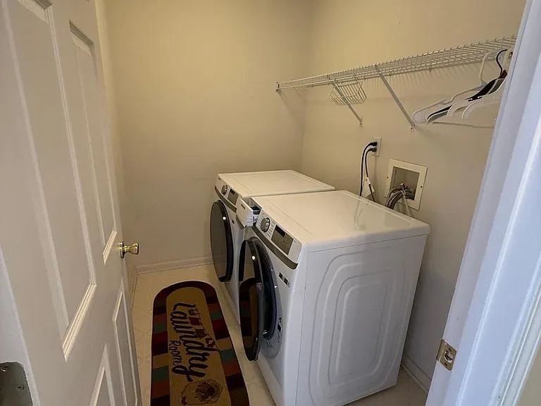 233 Fountayne Ln — Photo 30
