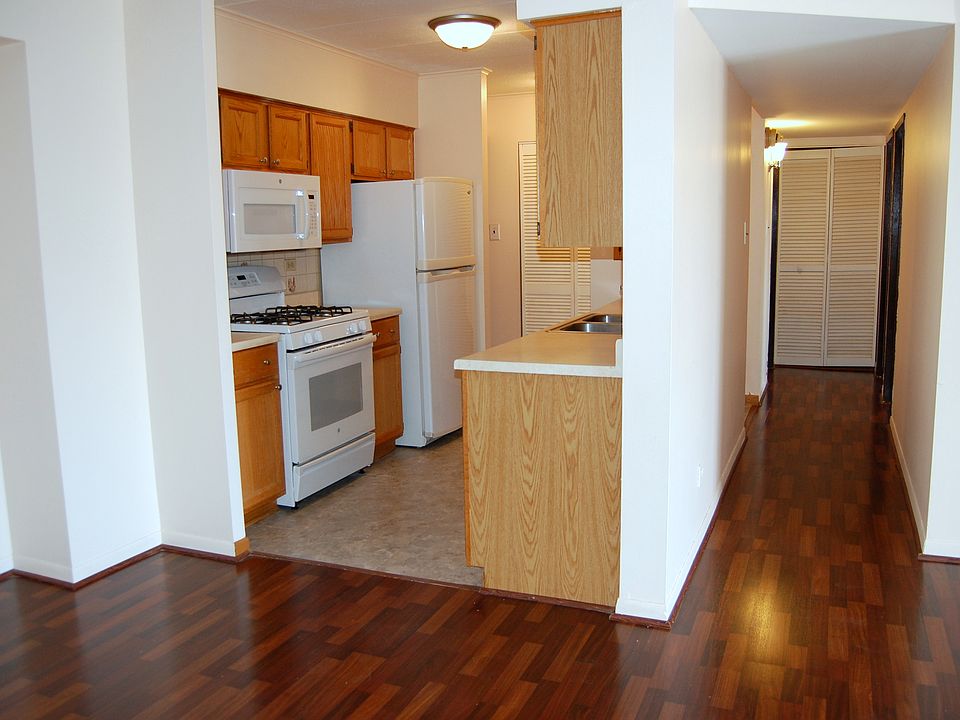 2nd image of 300 S Roselle Rd APT 507