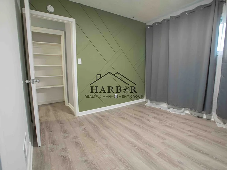 303 21st Ave SW — Photo 5