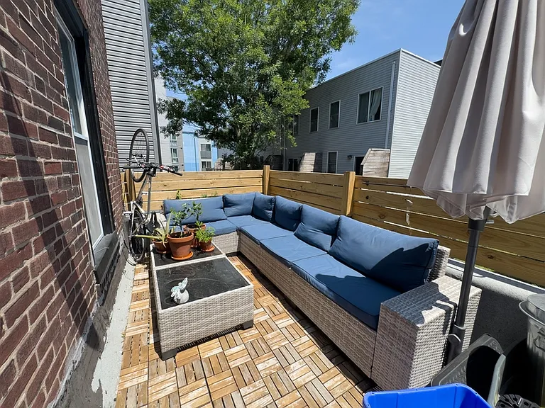 1223 N Franklin St #2R — Photo 4