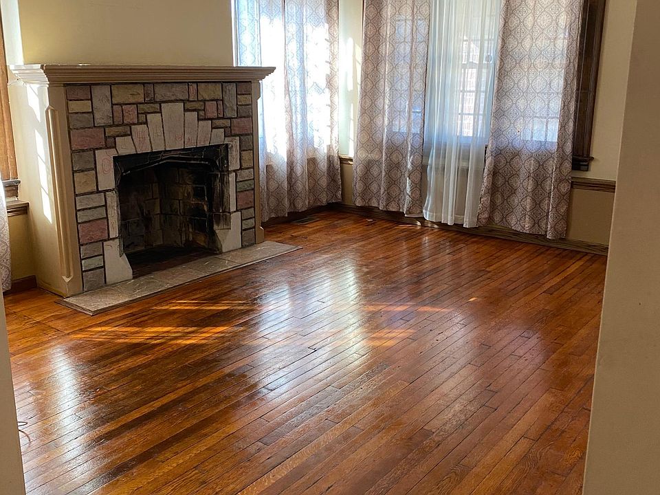 1st image of 100 N Dade Ave