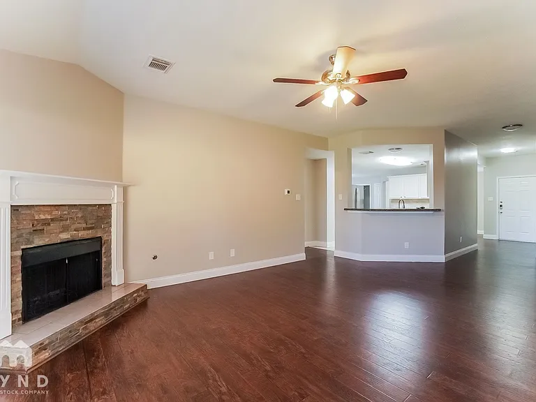 12035 Thornecrest Dr — Photo 5