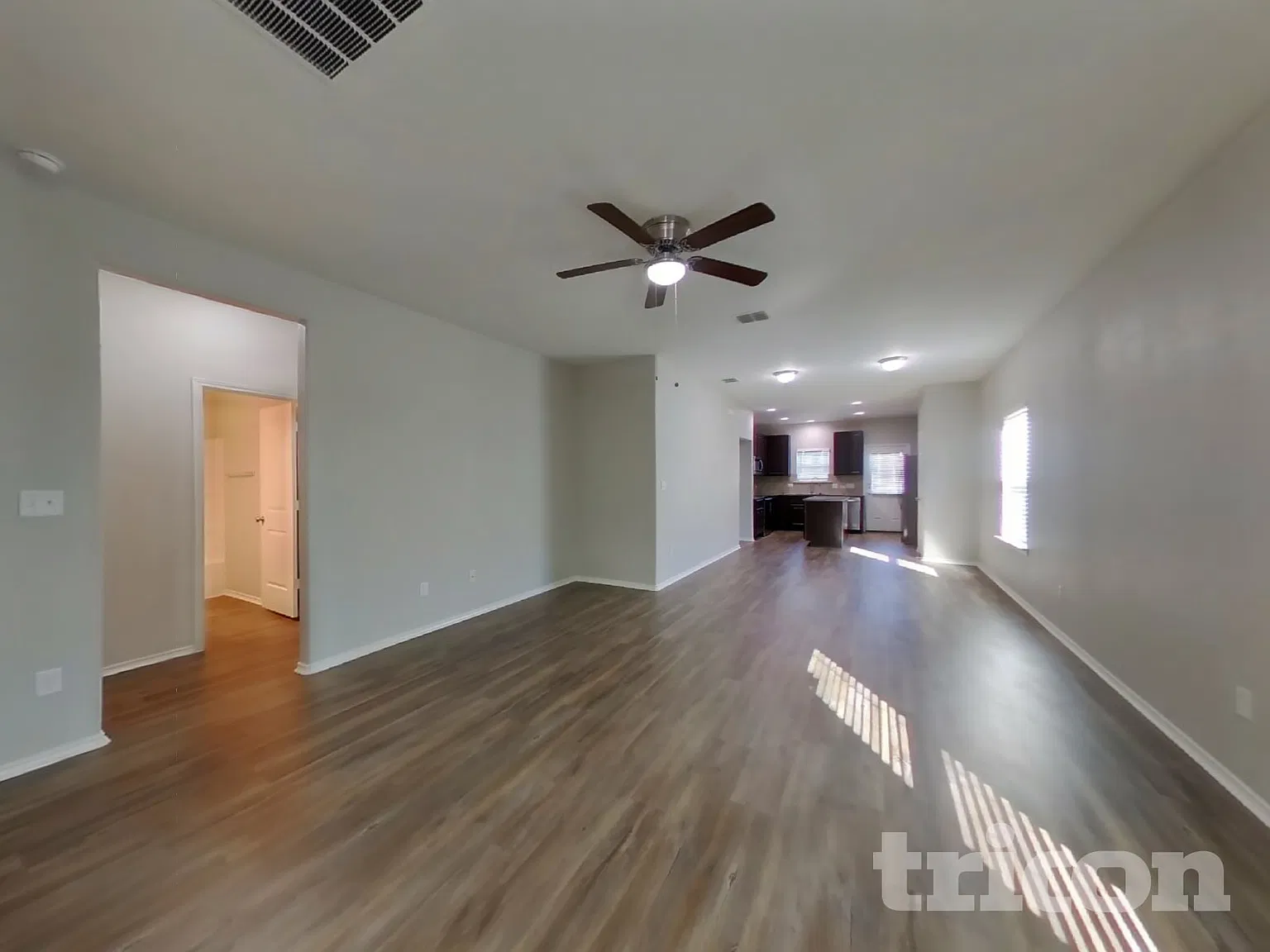 166 Buttercup Bend New Braunfels TX — Photo 2