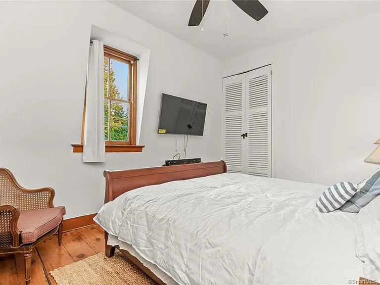 49 Hollow Tree Ridge Rd — Photo 12