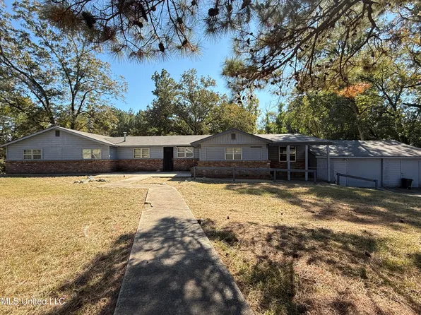 619 W Gallatin St, Hazlehurst, MS 39083