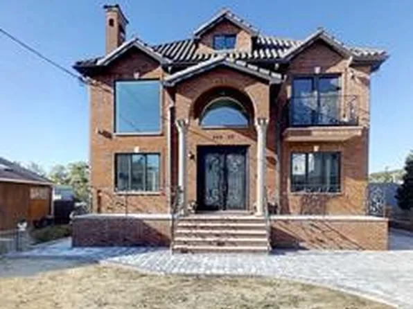 248-39 Deepdale Avenue image 1 of 9