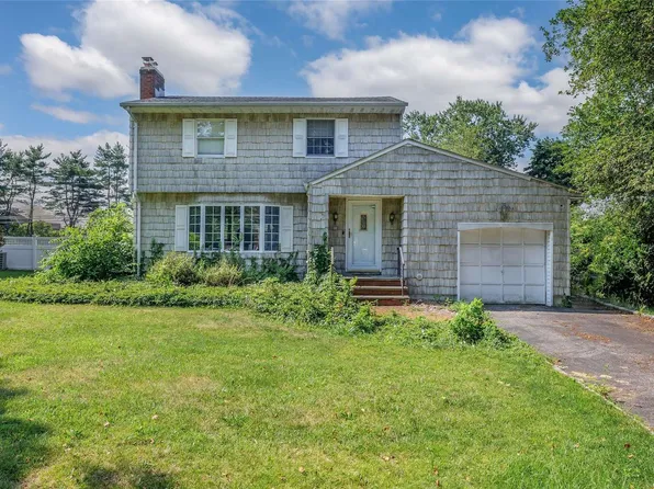 10 Elderwood Lane, Melville, NY 11747