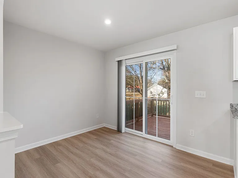 109 Brooklane Ct — Photo 10