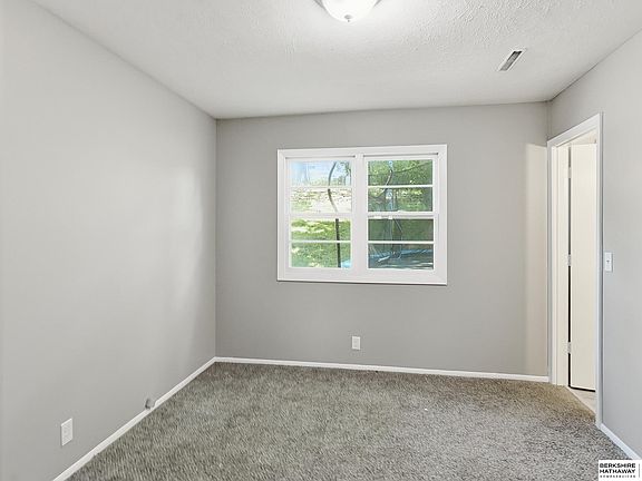 5th image of 9634 Spaulding St