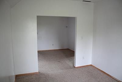 2nd image of 2216 1/2 Oakes Ave