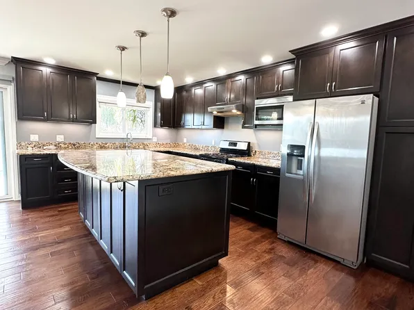 528 E 238th Pl #B, Carson, CA 90745