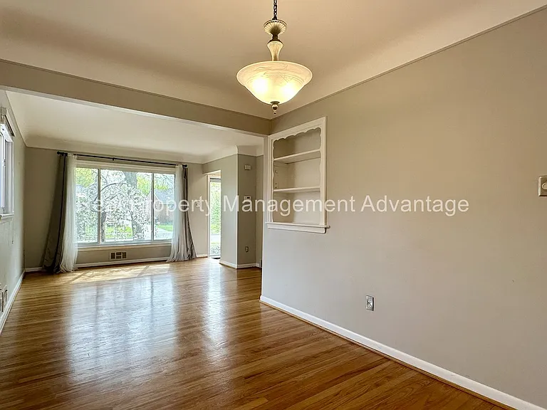 1304 S Wilson Ave — Photo 7