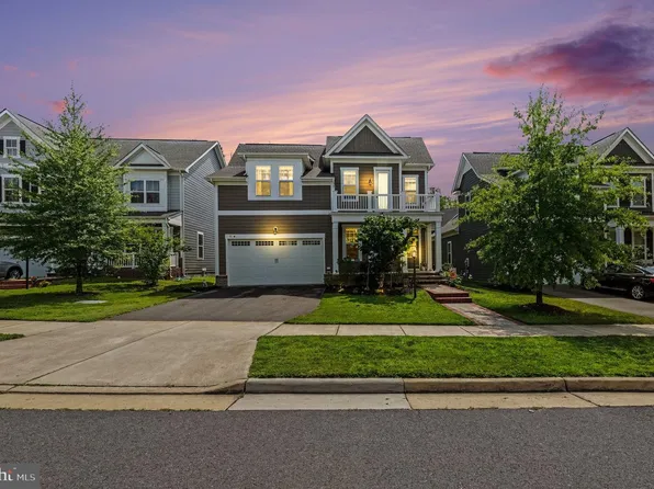 17929 Woods View Dr, Dumfries, VA 22026