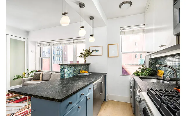 Sold by Douglas Elliman | media 16