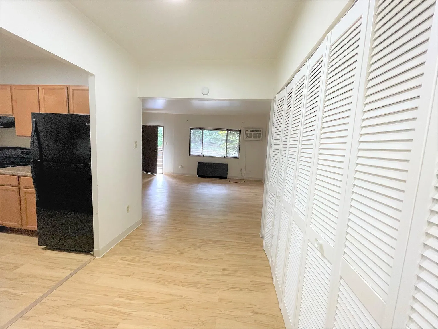6350 Forward Avenue — Photo 3