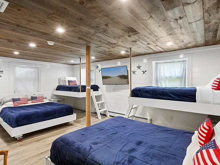 11 Cold Spring Ct — Photo 12