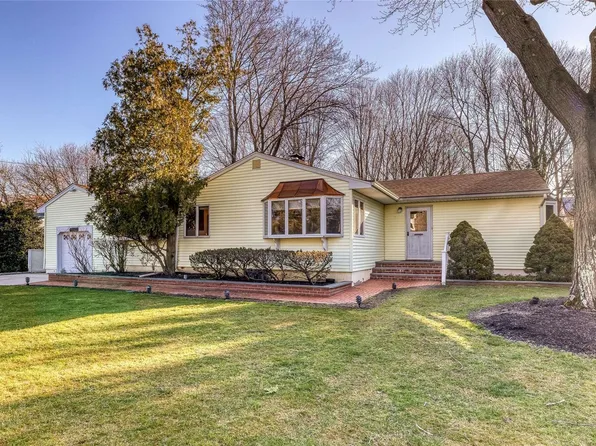 33 Garden Avenue, Miller Place, NY 11764