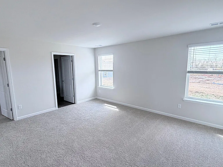 107 Dinges St — Photo 32