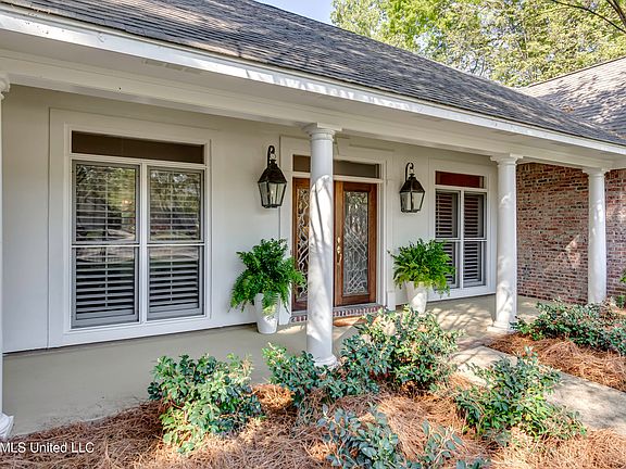 5th image of 302 Sarah Cv