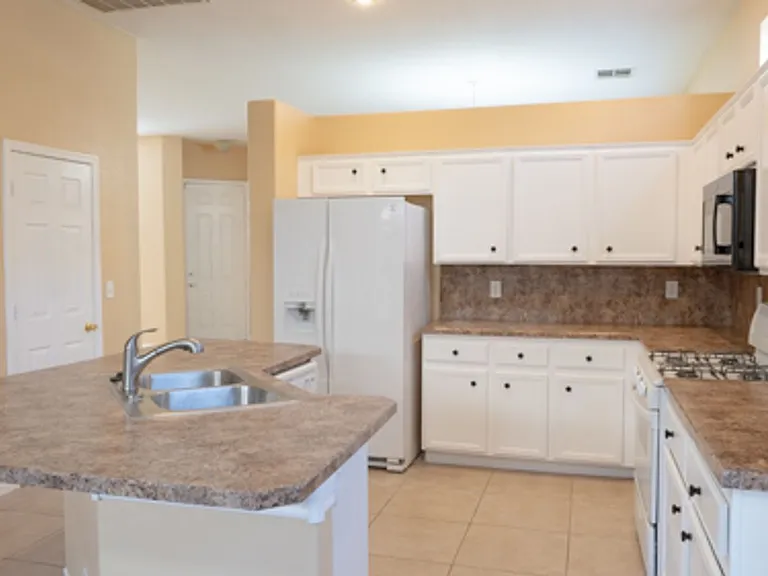 9205 Guggenheim Ct — Photo 11