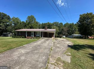 57 Defoor Rd, Toccoa, GA 30577