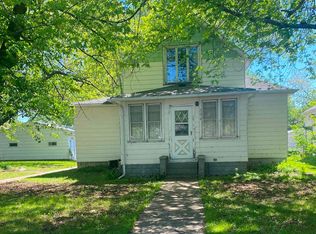 206 S State St, Terril, IA 51364