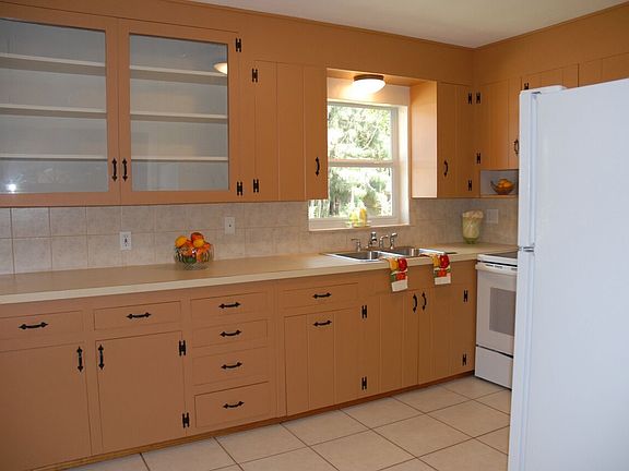 5th image of 332 N Brink Ave