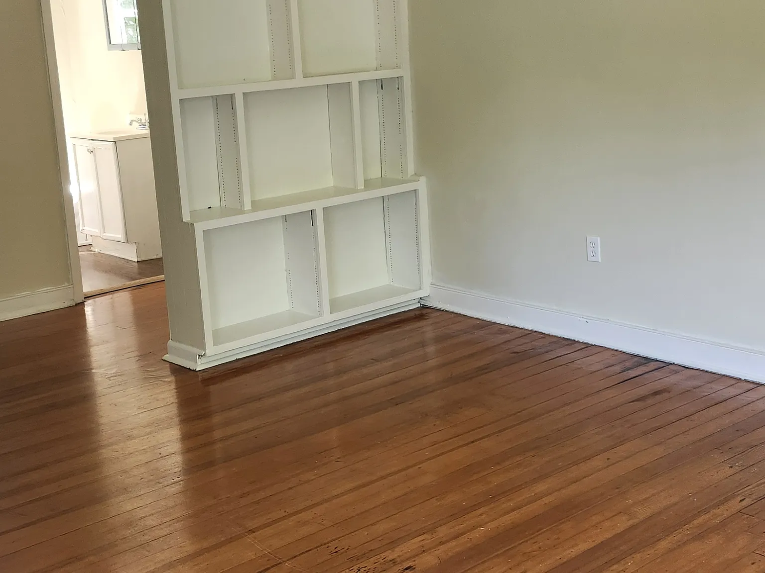 1 bed, 650 sqft, $1,145 — Photo 2