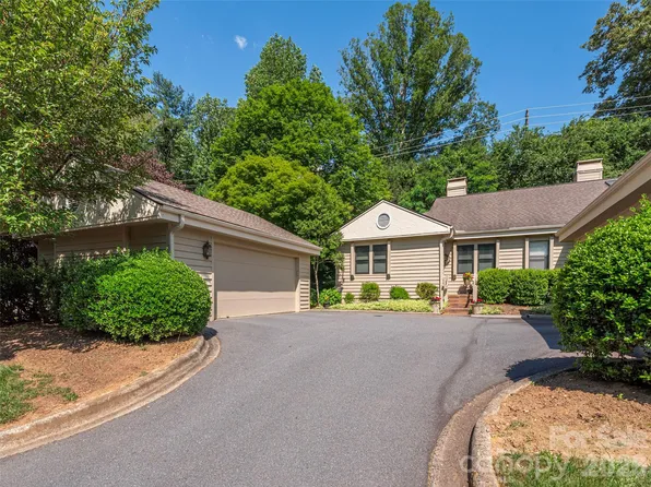 3201 Saint Augustine Pl, Asheville, NC 28805