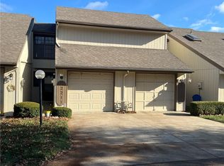 12211 Holmes Ln, Kansas City, MO 64146
