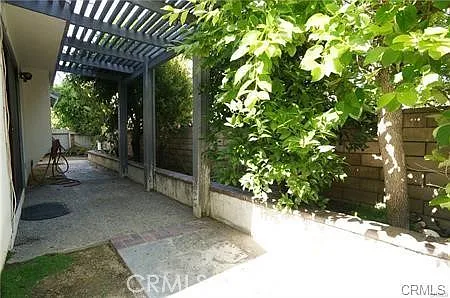 333 Genoa St — Photo 36