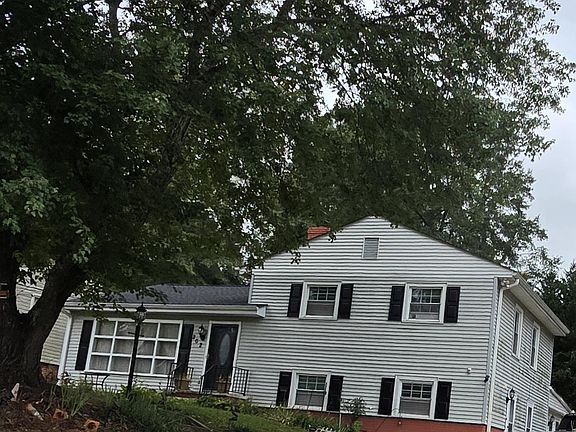 2nd image of 202 W Dorchester Blvd