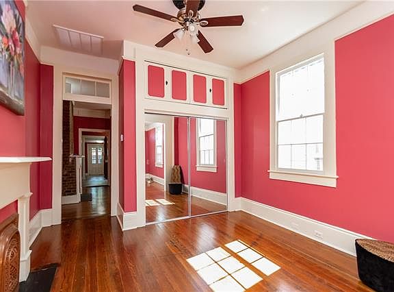 4th image of 2617-19 Burgundy St