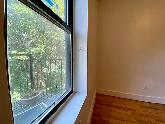 Rented by Lang Realty LLC | media 9