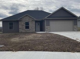 5291 N Burning Bush Rd, Columbia, MO 65202