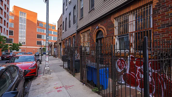 Rented by Nooklyn NYC LLC | media 20