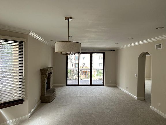 5th image of 7555 Eads Ave Unit 4
