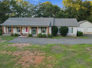 907 Early Walden Rd, Headland, AL 36345