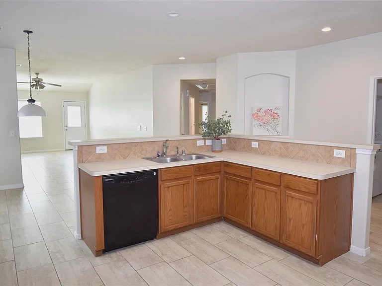 4717 Foster Hill Ct — Photo 11