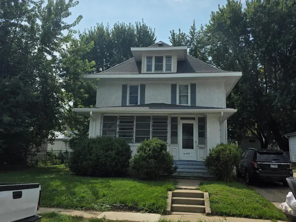 639 W Cottonwood St, Freeport, IL 61032