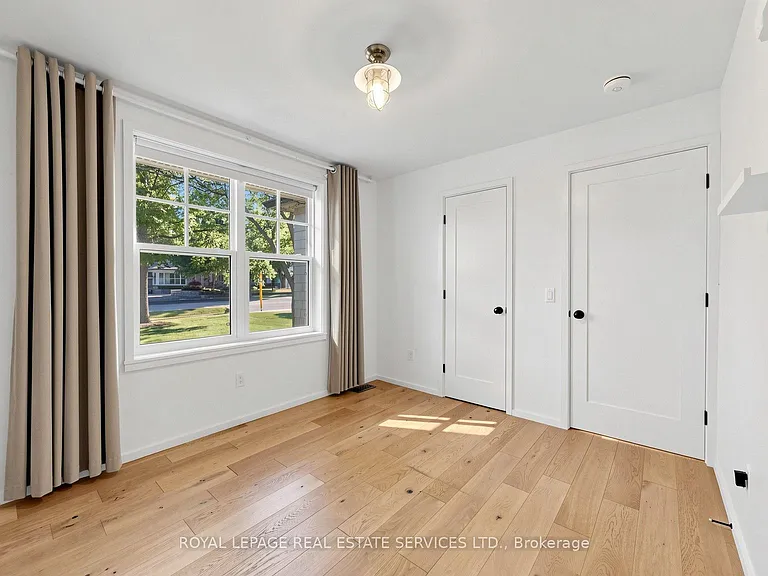 255 Oakwood Cres — Photo 22