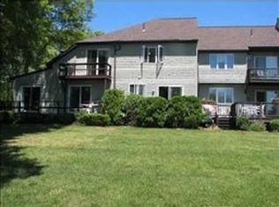 221 Seabreeze Dr, North Kingstown, RI 02852